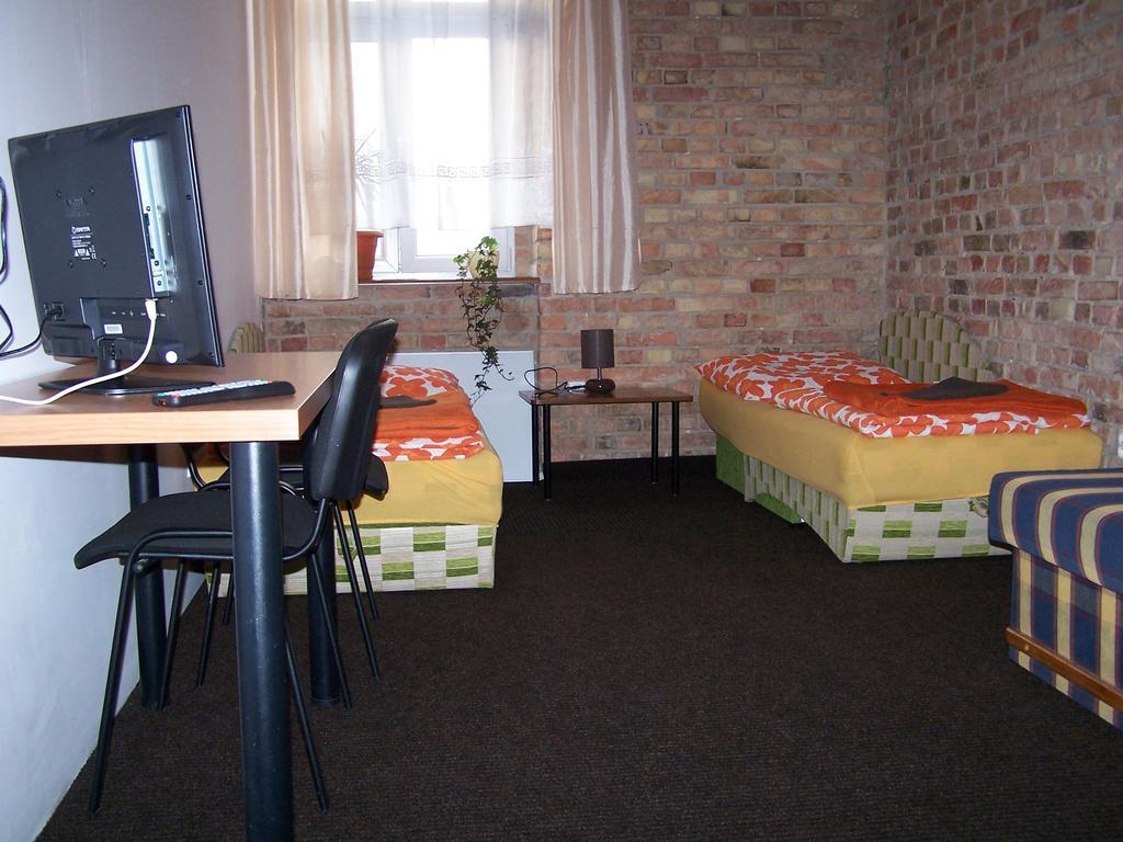 Film Hostel Poznań Esterno foto